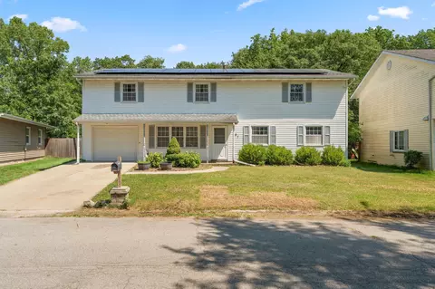 397 Sassafras Dr, Valparaiso, IN 46385