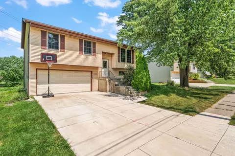 1058 Ransom Rd, Valparaiso, IN 46385