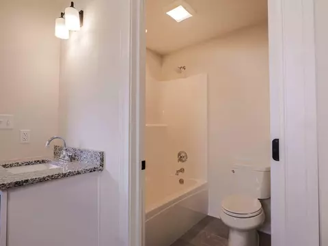 Bath - 1855 Trailbrook Dr, Valparaiso, IN 46385 photo 3 of 7