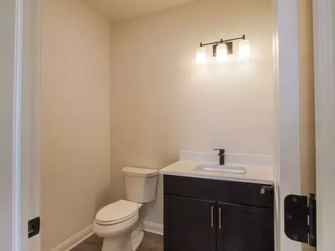 Bath - 1855 Trailbrook Dr, Valparaiso, IN 46385 photo 1 of 7