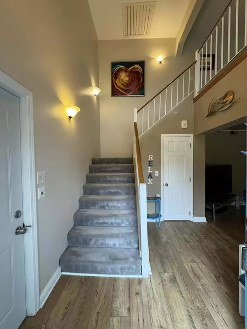 Entry Way - 21 Bittersweet Ln, Ogden Dunes, IN 46368 photo 1 of 1