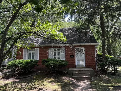 8609 Greenwood Ave, Munster, IN 46321