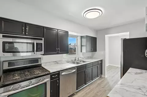 Kitchen - 913 N Dwiggins Ave, Griffith, IN 46319 photo 3 of 3