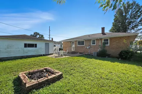 Exterior - 913 N Dwiggins Ave, Griffith, IN 46319 photo 4 of 4