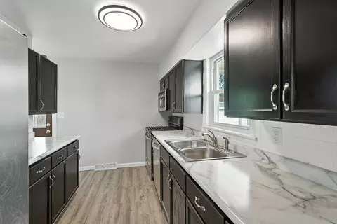 Kitchen - 913 N Dwiggins Ave, Griffith, IN 46319 photo 2 of 3