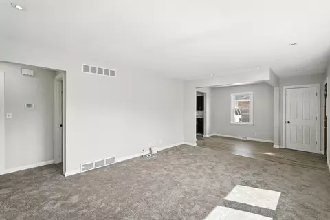 Living - 913 N Dwiggins Ave, Griffith, IN 46319 photo 3 of 3