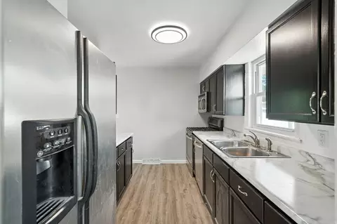Kitchen - 913 N Dwiggins Ave, Griffith, IN 46319 photo 1 of 3