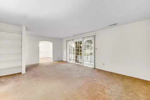 Living - 2291 Martha St #B2, Highland, IN 46322 photo 1 of 3