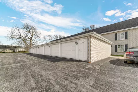 Exterior - 2291 Martha St #B2, Highland, IN 46322 photo 3 of 4