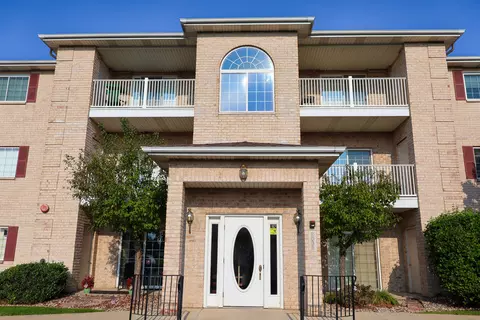 2035 W 75th Pl #21, Merrillville, IN 46410