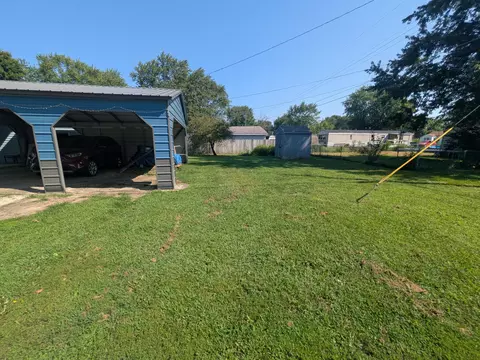 Exterior - 2900 E Gilbert St, Muncie, IN 47303 photo 5 of 8