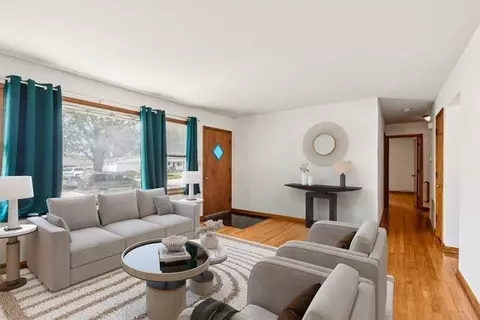 Living - 1016 W Ash St, Griffith, IN 46319 photo 1 of 5