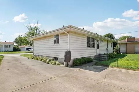 Exterior - 1016 W Ash St, Griffith, IN 46319 photo 4 of 8