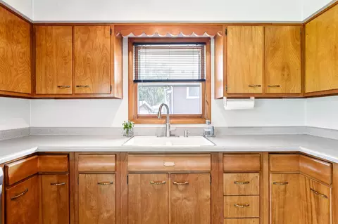 Kitchen - 1016 W Ash St, Griffith, IN 46319 photo 3 of 5