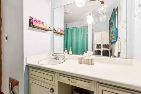 Bath - 1016 W Ash St, Griffith, IN 46319 photo 2 of 2