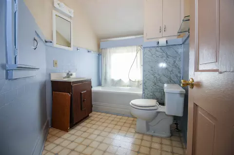 Bath - 801 E Clark St, Crown Point, IN 46307 photo 2 of 2
