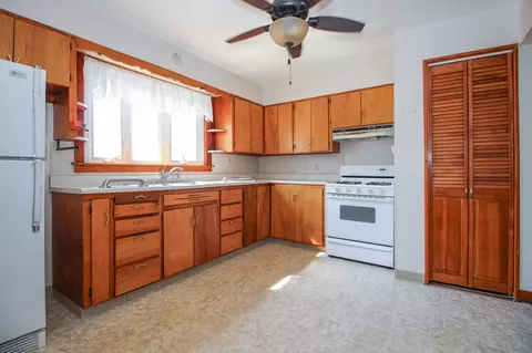 Kitchen - 801 E Clark St, Crown Point, IN 46307 photo 2 of 4