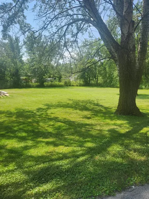 14207 Jay St, Dyer, IN 46311 photo 2