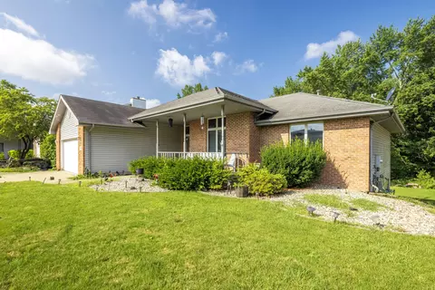 7114 Starling Dr, Schererville, IN 46375