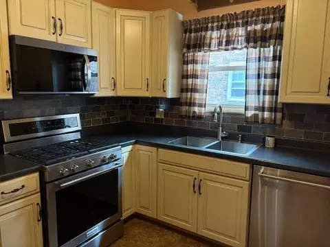 Kitchen - 1726 Davis Ave, Whiting, IN 46394 photo 2 of 3