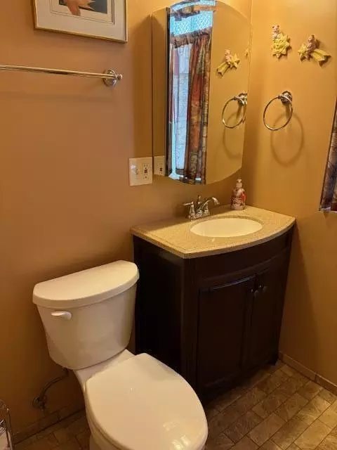 Bath - 1726 Davis Ave, Whiting, IN 46394 photo 4 of 6