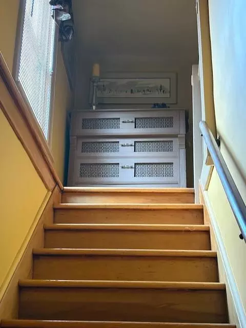 Entry Way - 1726 Davis Ave, Whiting, IN 46394 photo 5 of 7