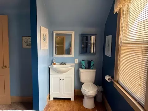 Bath - 1726 Davis Ave, Whiting, IN 46394 photo 6 of 6