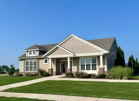 Exterior - 1041 E 117th Pl, Crown Point, IN 46307 photo 3 of 5