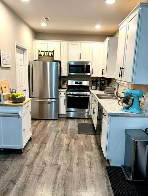 Kitchen - 1041 E 117th Pl, Crown Point, IN 46307 photo 3 of 3