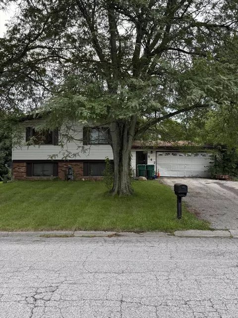 542 Robyn Rd, Valparaiso, IN 46385