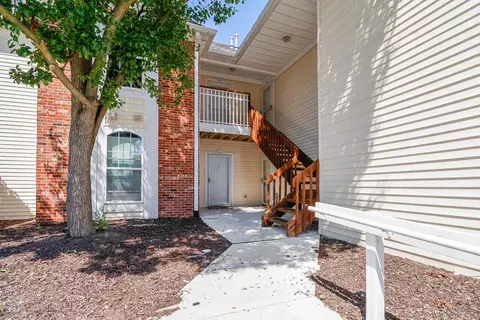 662 Forest Glen Dr, Valparaiso, IN 46385