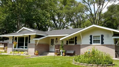 2256 W 57th Pl, Merrillville, IN 46410