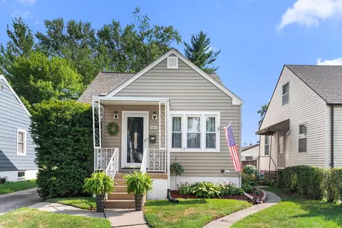 3154 Parkway North St, Hammond, IN 46323