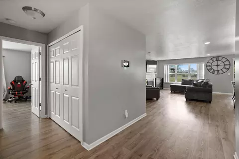 Entry Way - 10226 Gettler St, Dyer, IN 46311 photo 2 of 3