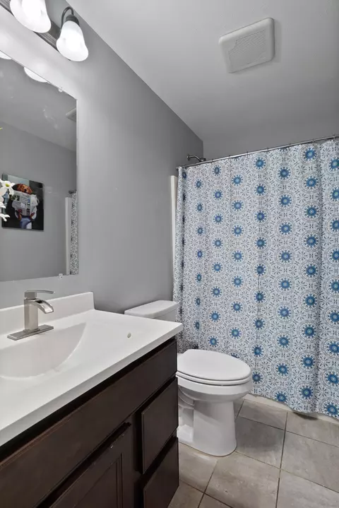 Bath - 10226 Gettler St, Dyer, IN 46311 photo 1 of 3