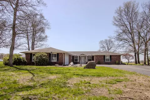 1727 W West Win Rd, Winamac, IN 46996