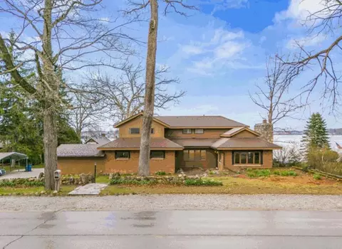 683 Waverly Rd, La Porte, IN 46350