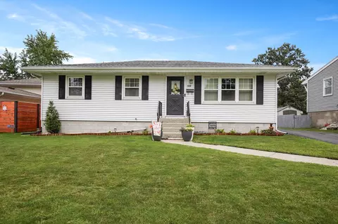 1913 N Rensselaer St, Griffith, IN 46319