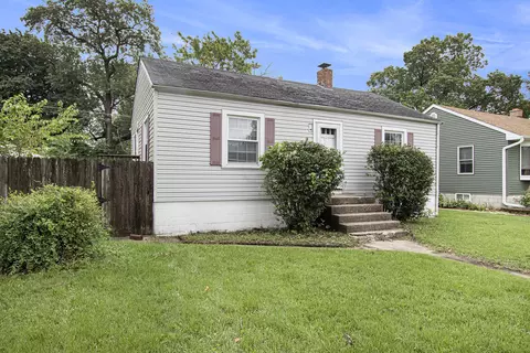 Exterior - 135 N Wiggs St, Griffith, IN 46319 photo 2 of 5