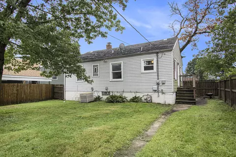 Exterior - 135 N Wiggs St, Griffith, IN 46319 photo 5 of 5