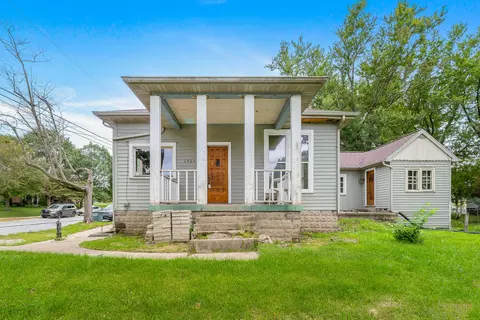 1300 Napoleon St, Valparaiso, IN 46383