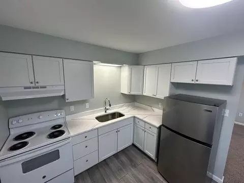 Kitchen - 1150 Indiana Ave, Griffith, IN 46319 photo 2 of 3