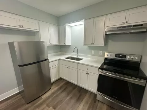 Kitchen - 1150 Indiana Ave, Griffith, IN 46319 photo 3 of 3