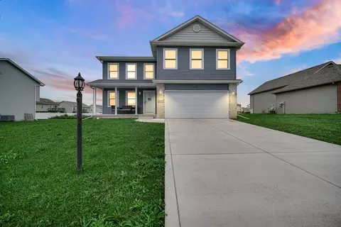 6870 Wallace St, Merrillville, IN 46410