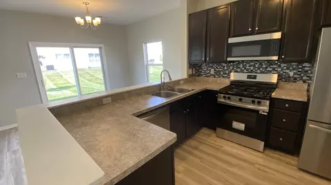 Kitchen - 7556 E 111th Ln, Crown Point, IN 46307 photo 4 of 12