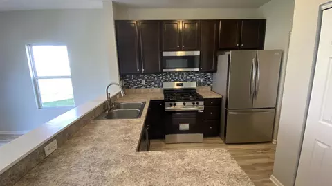 Kitchen - 7556 E 111th Ln, Crown Point, IN 46307 photo 8 of 12