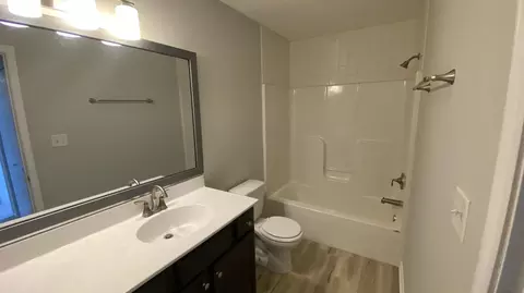 Bath - 7556 E 111th Ln, Crown Point, IN 46307 photo 11 of 16