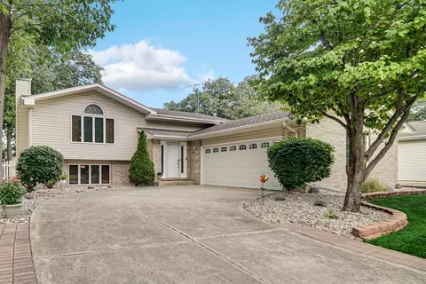 1744 W Oak St, Griffith, IN 46319 photo 2