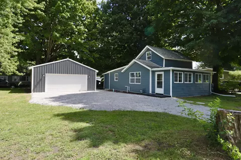 109 N Depot St, Rolling Prairie, IN 46371