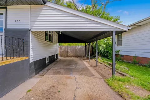 466 W 20th Pl, Gary, IN 46407 photo 4